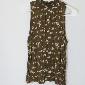 Sleeveless mock turtleneck